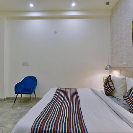 Hotel Fortune Inn By F9 Hotels Нойда Екстер'єр фото