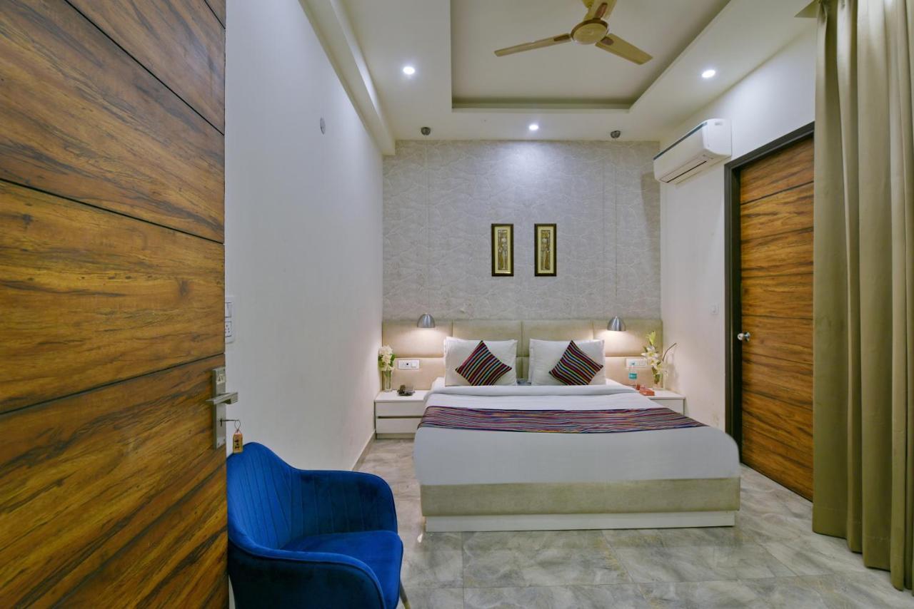 Hotel Fortune Inn By F9 Hotels Нойда Екстер'єр фото